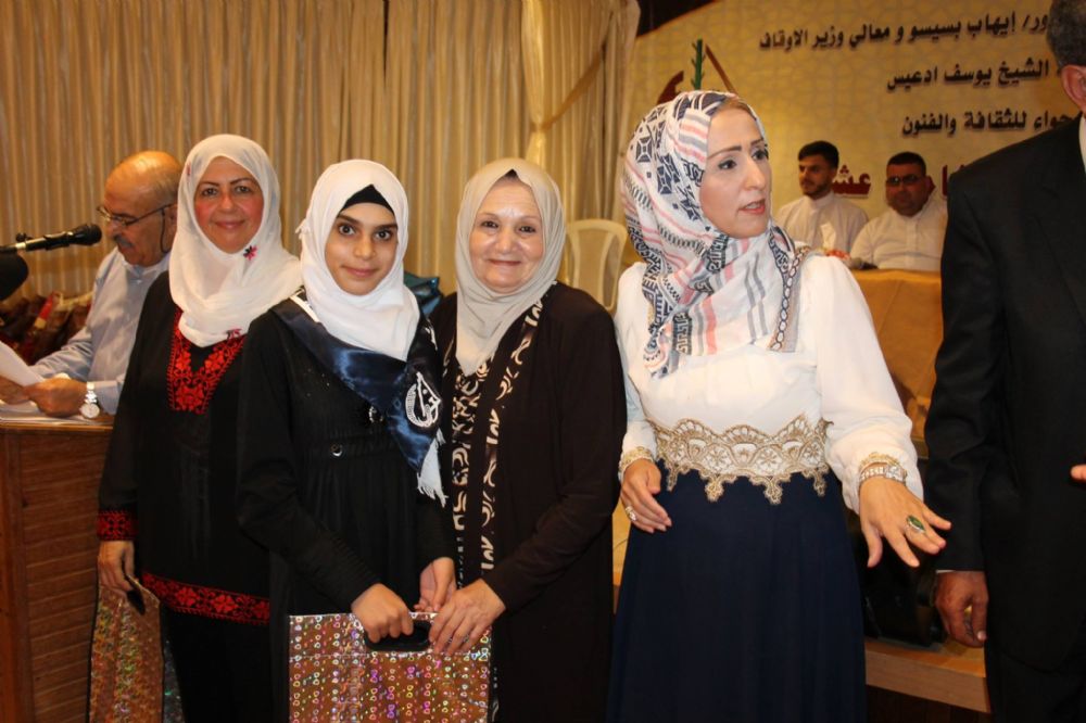 جمعية حواء تقيم حفلها لسنوي لتكريم حفظة كتاب الله واوائل التربية الاسلامية